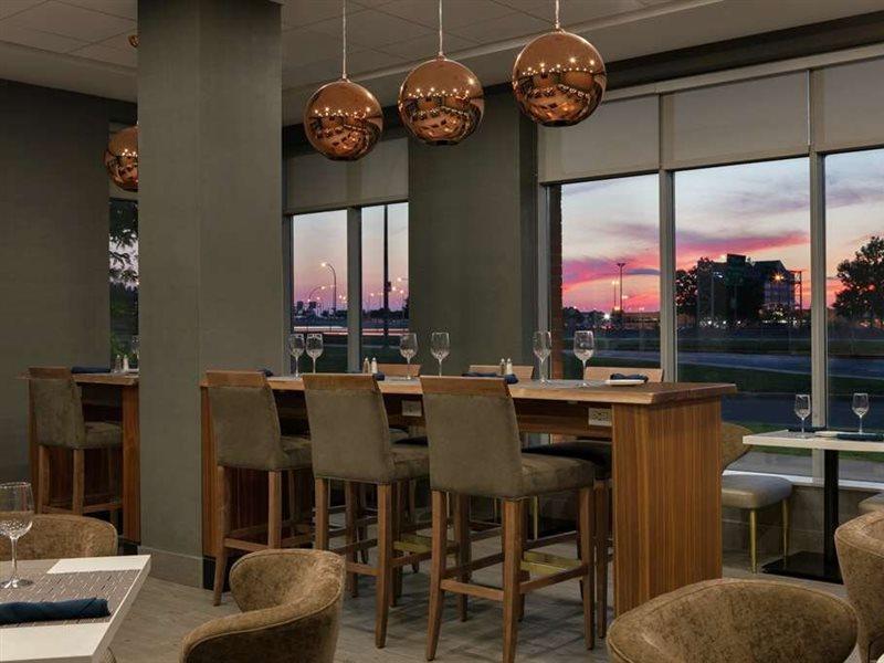 Embassy Suites By Hilton Montreal Airport Pointe-Claire Eksteriør bilde