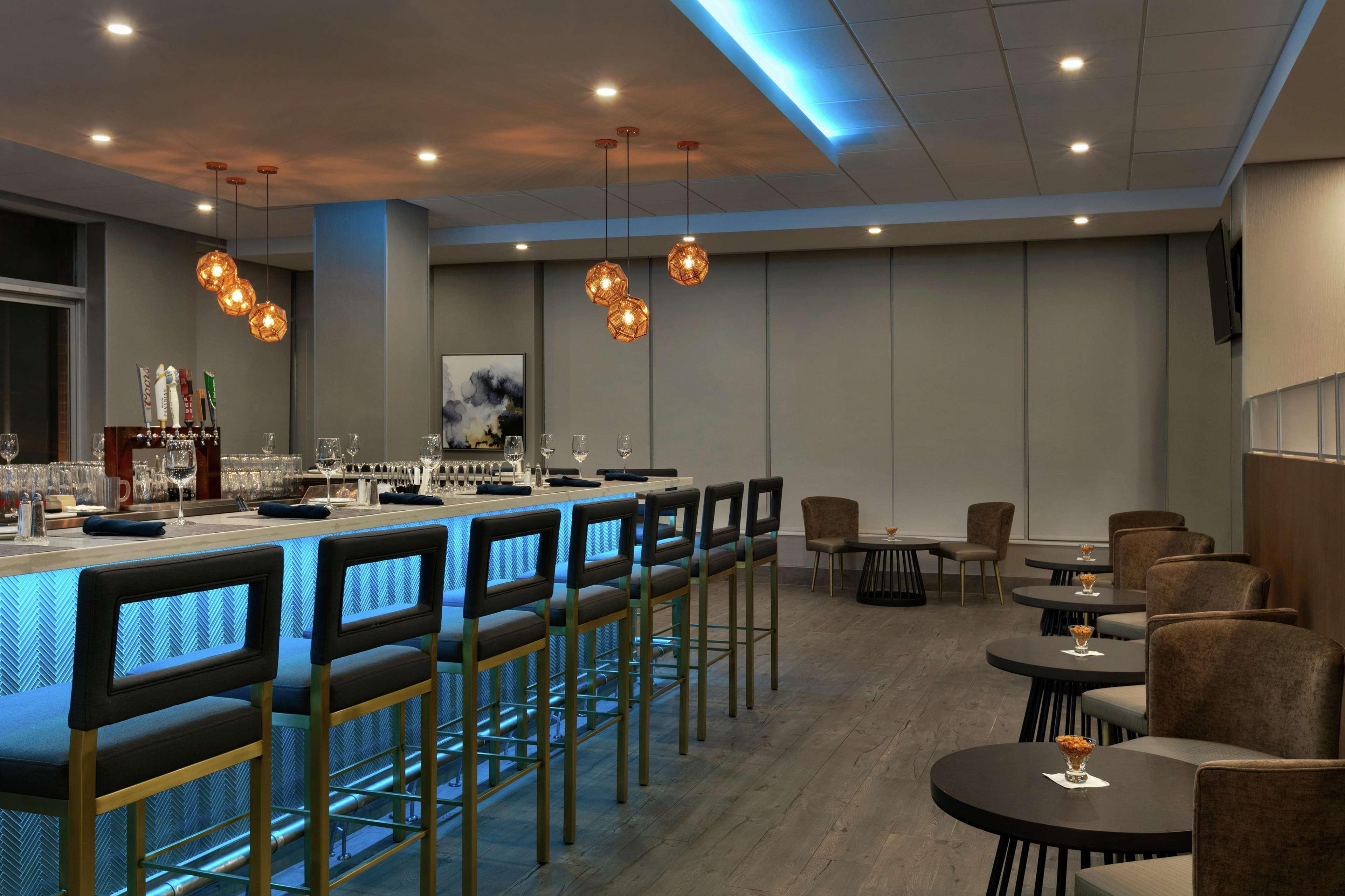 Embassy Suites By Hilton Montreal Airport Pointe-Claire Eksteriør bilde