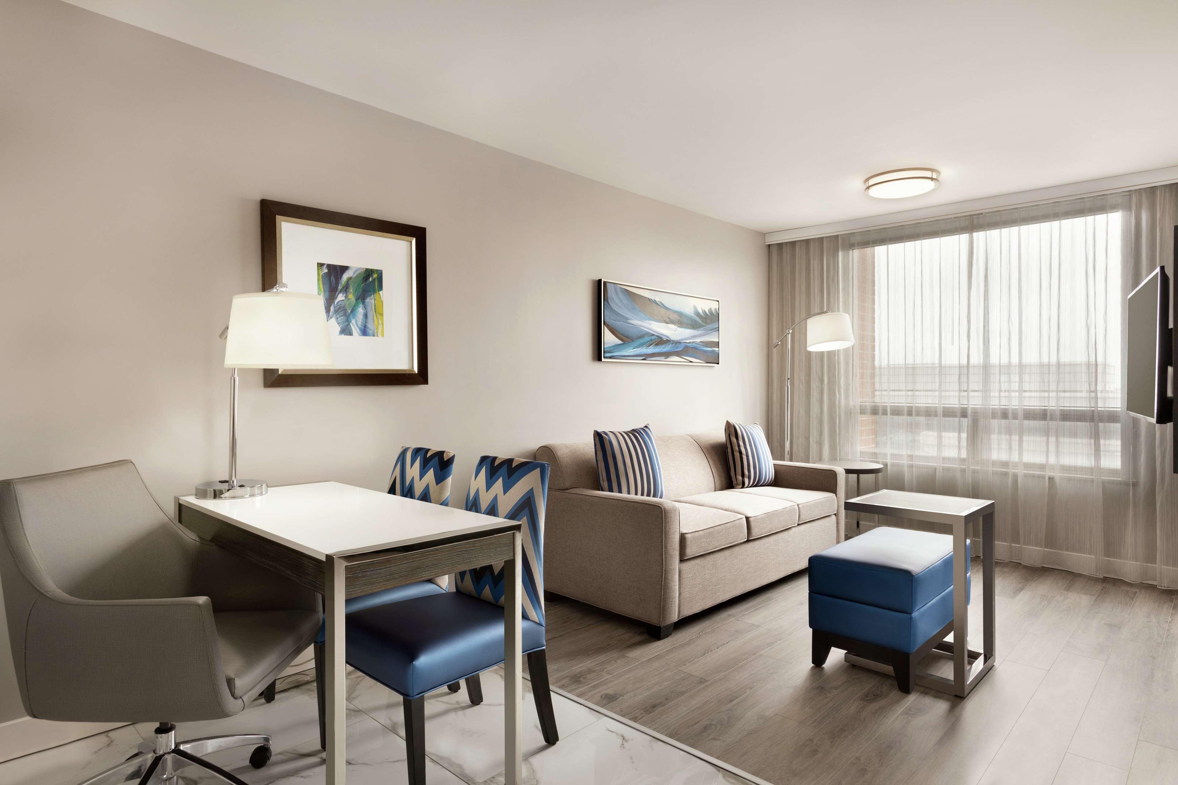 Embassy Suites By Hilton Montreal Airport Pointe-Claire Eksteriør bilde