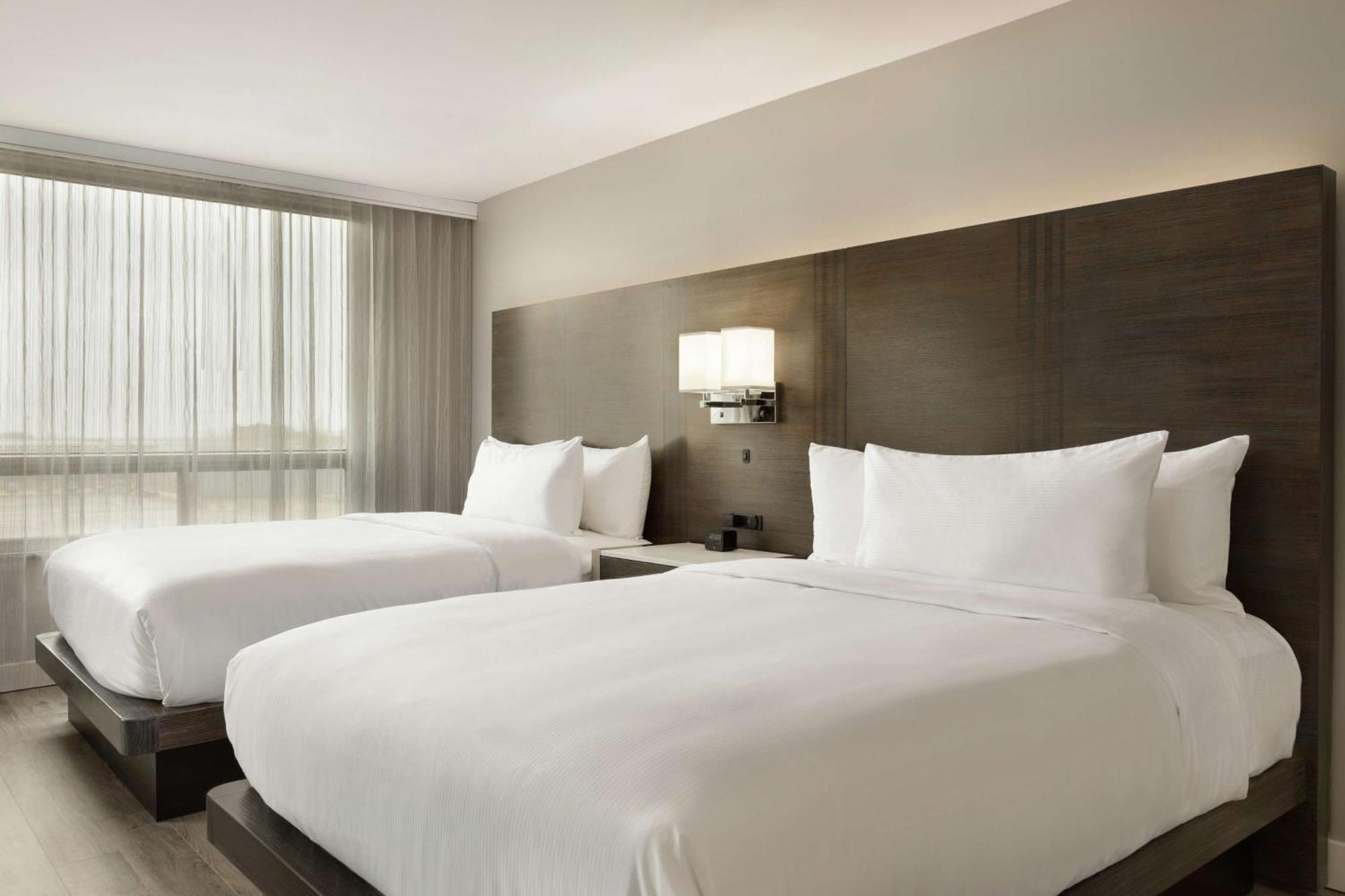 Embassy Suites By Hilton Montreal Airport Pointe-Claire Eksteriør bilde