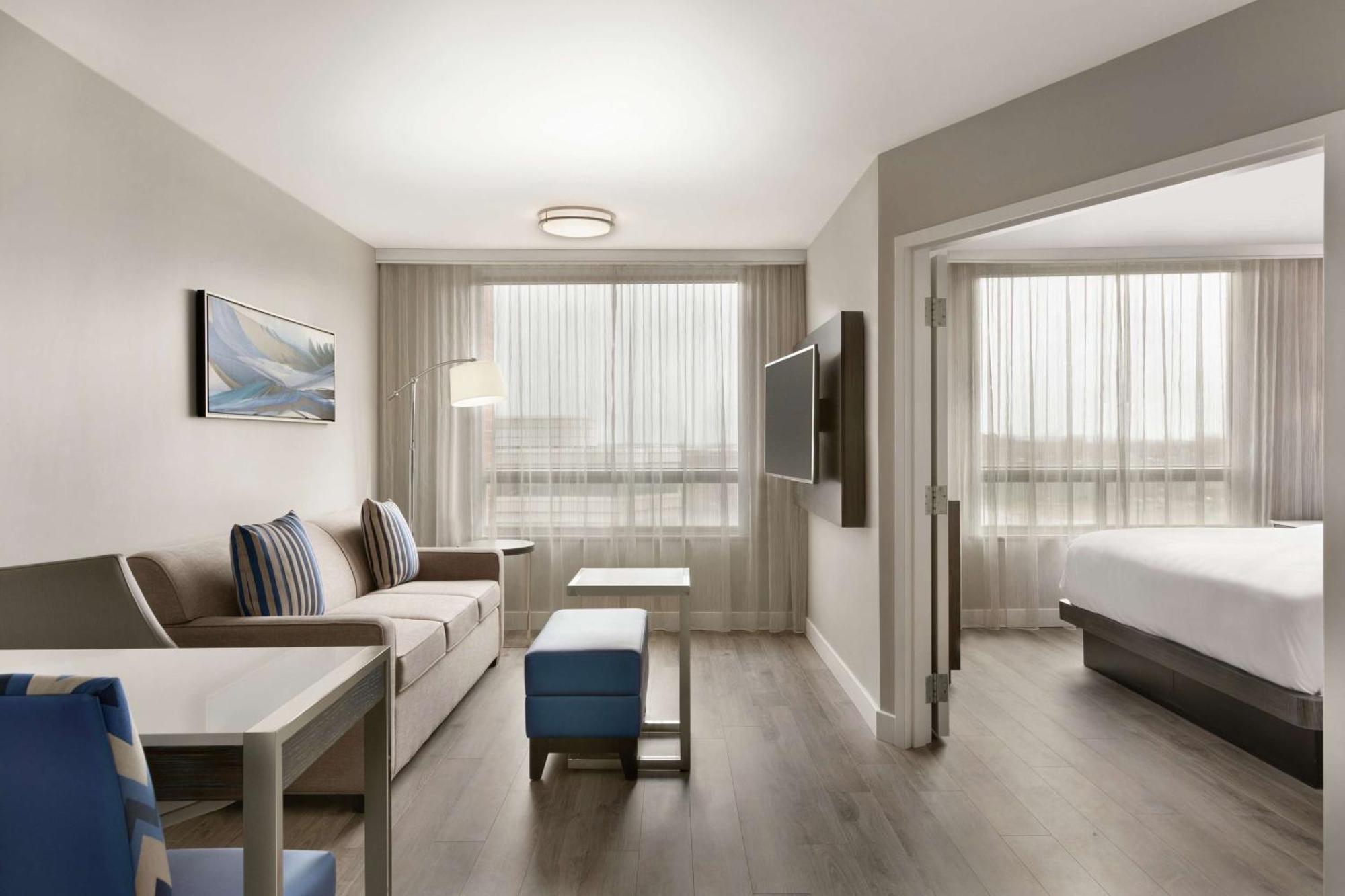 Embassy Suites By Hilton Montreal Airport Pointe-Claire Eksteriør bilde
