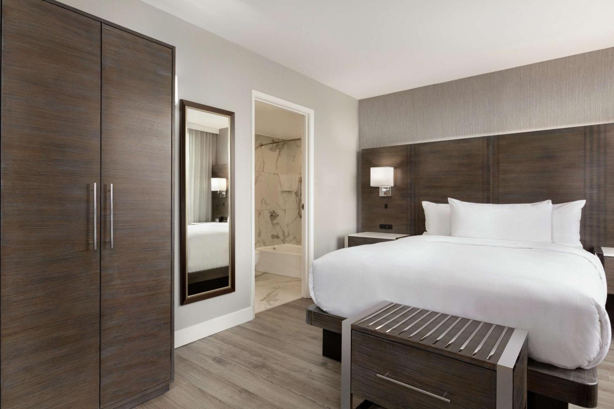 Embassy Suites By Hilton Montreal Airport Pointe-Claire Eksteriør bilde