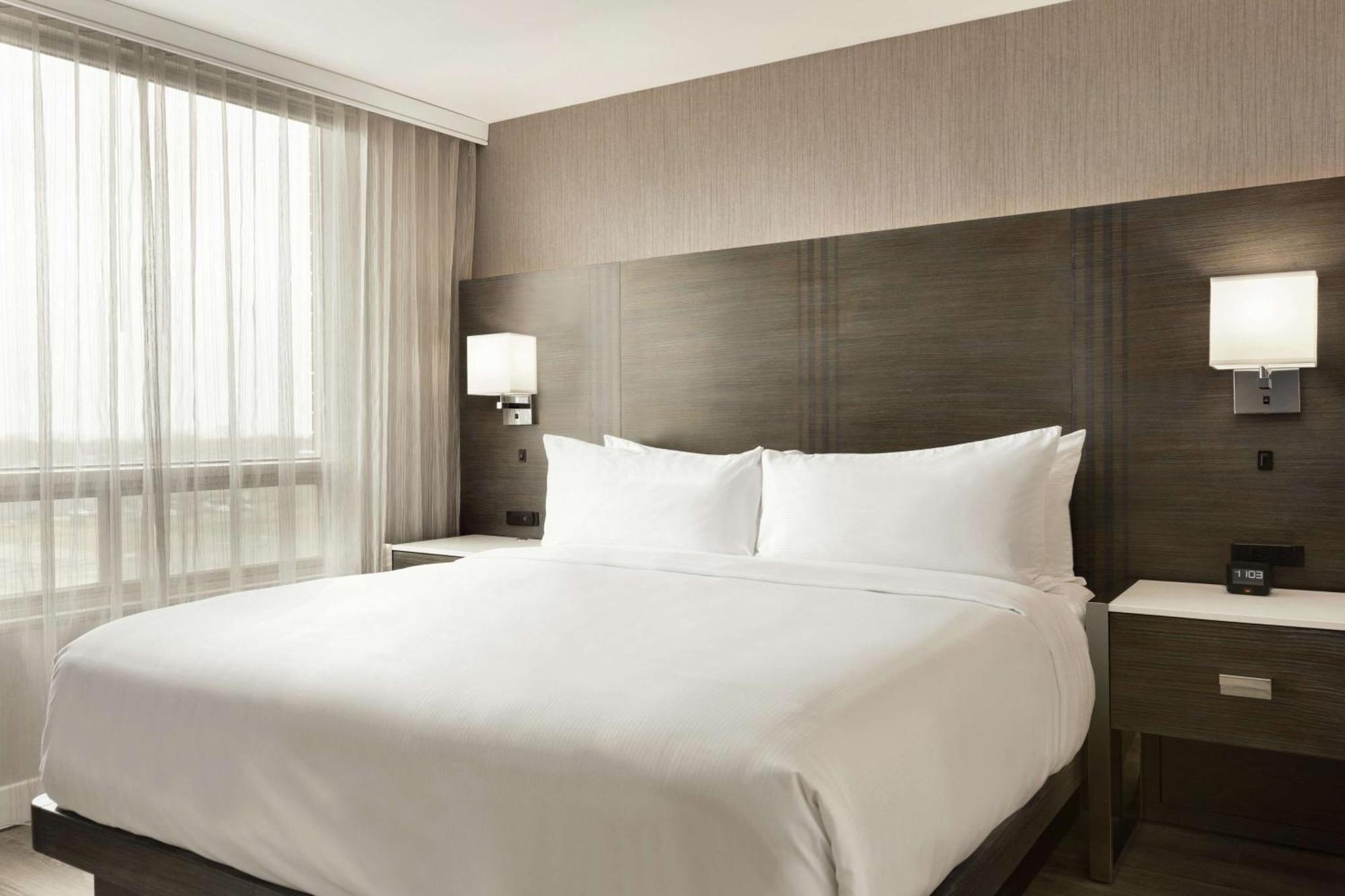 Embassy Suites By Hilton Montreal Airport Pointe-Claire Eksteriør bilde