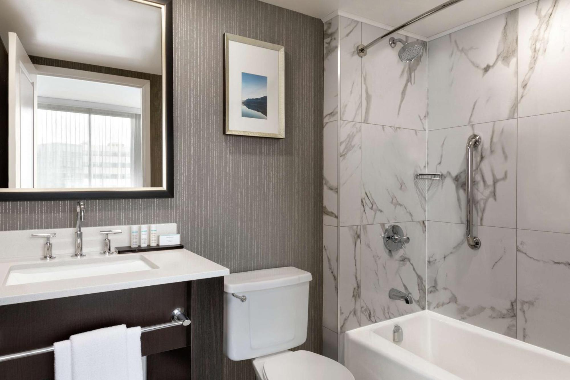 Embassy Suites By Hilton Montreal Airport Pointe-Claire Eksteriør bilde