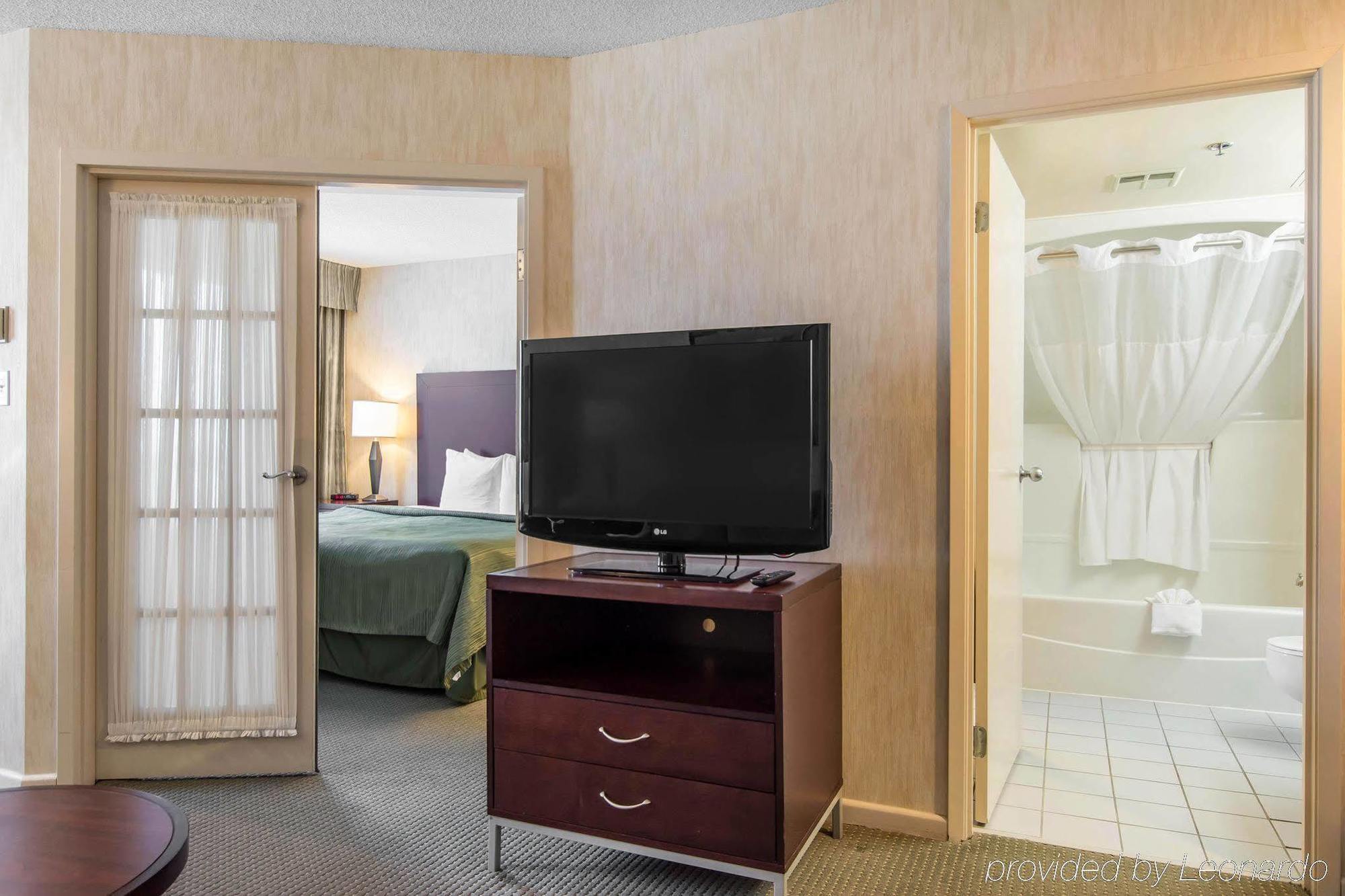 Embassy Suites By Hilton Montreal Airport Pointe-Claire Eksteriør bilde