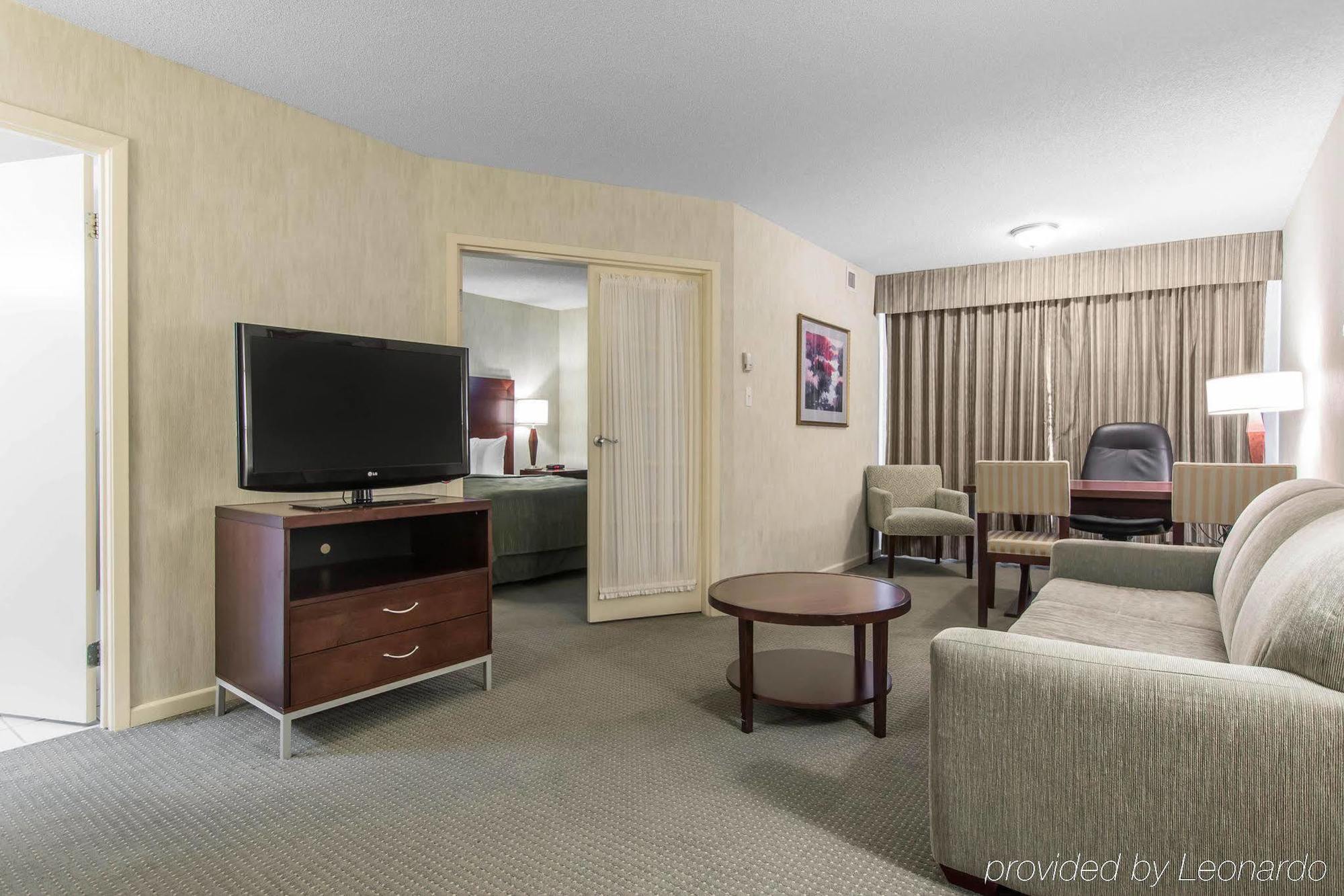 Embassy Suites By Hilton Montreal Airport Pointe-Claire Eksteriør bilde